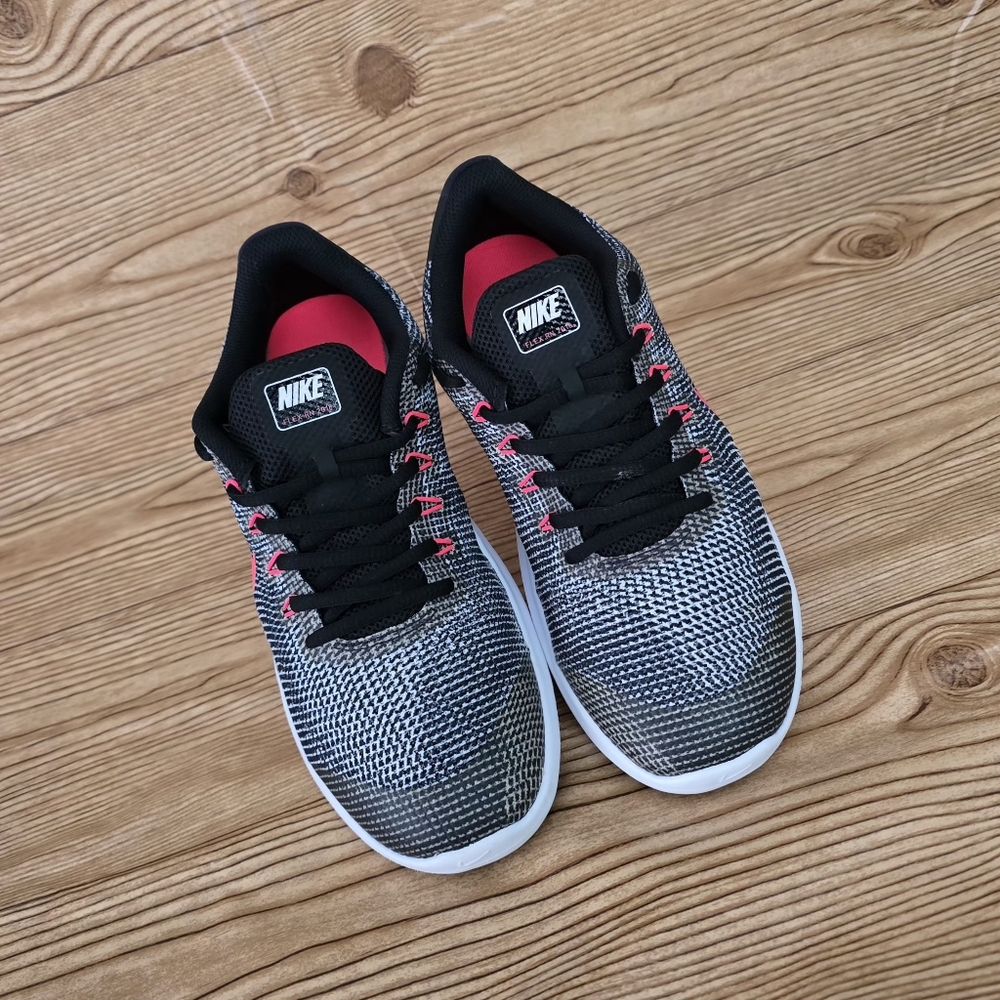 NIKE Flex 2018 RN Running Shoes - Picture 2 of 9